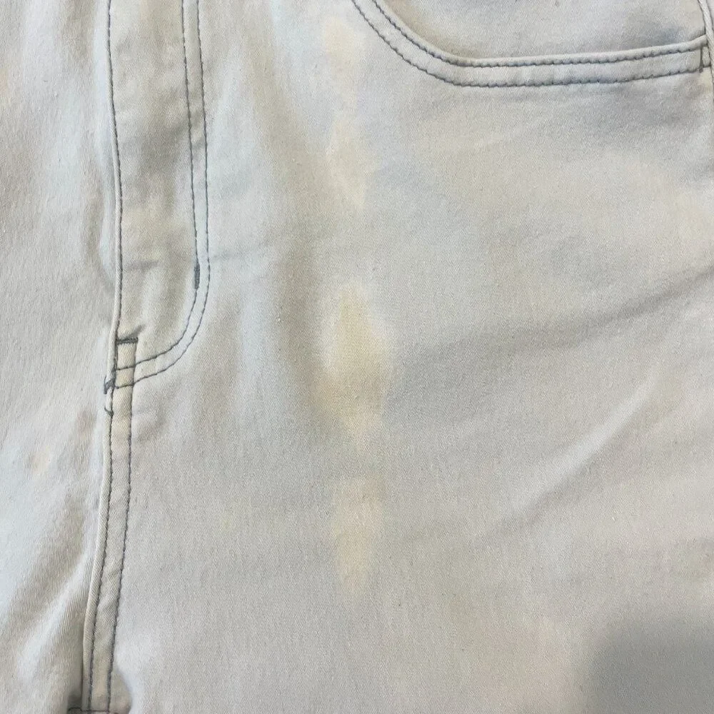 F21 Light Wash Boyfriend Jeans